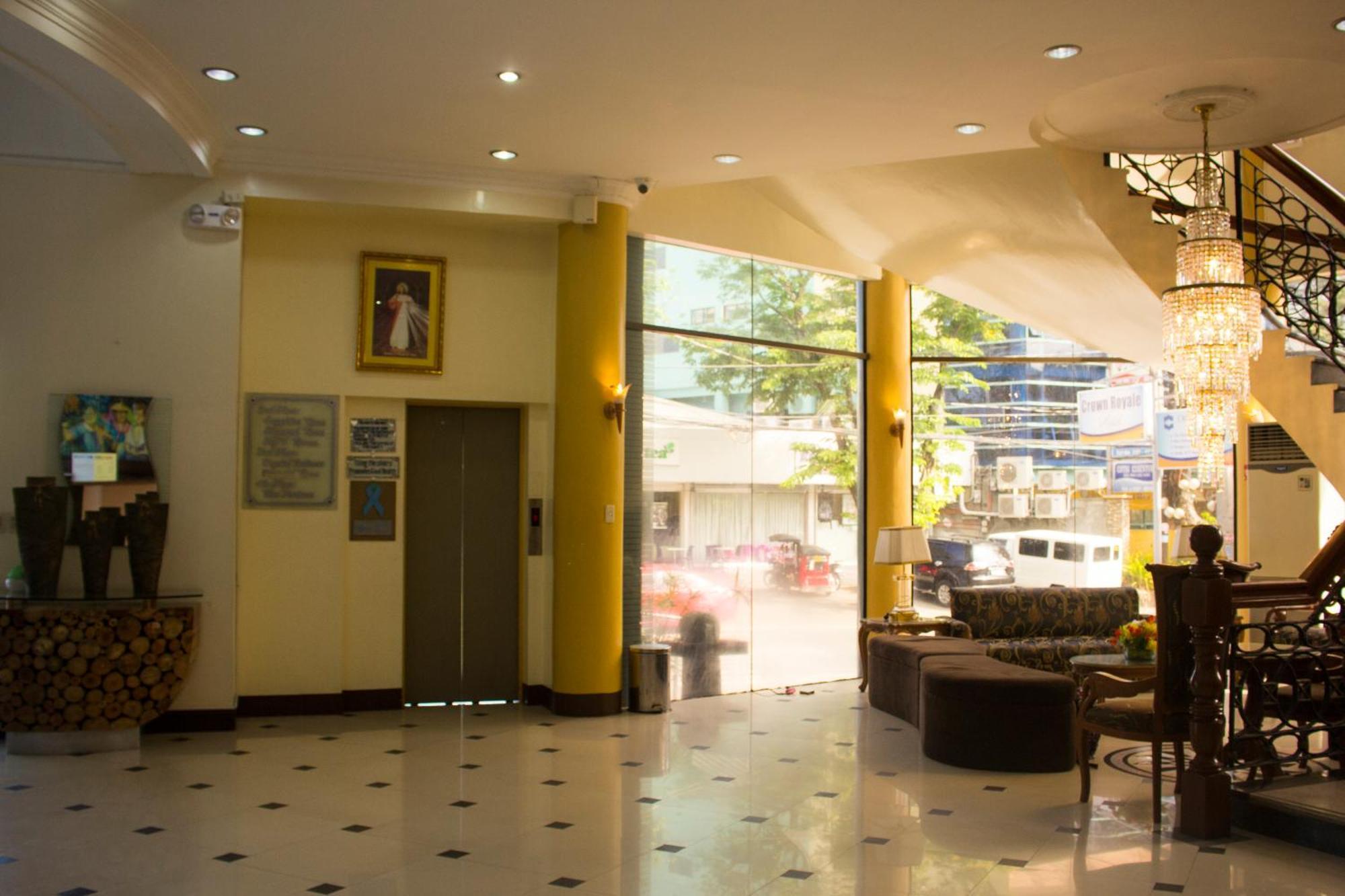 คราวน์รอยัลโฮเต็ล Hotel Balanga ภายนอก รูปภาพ
