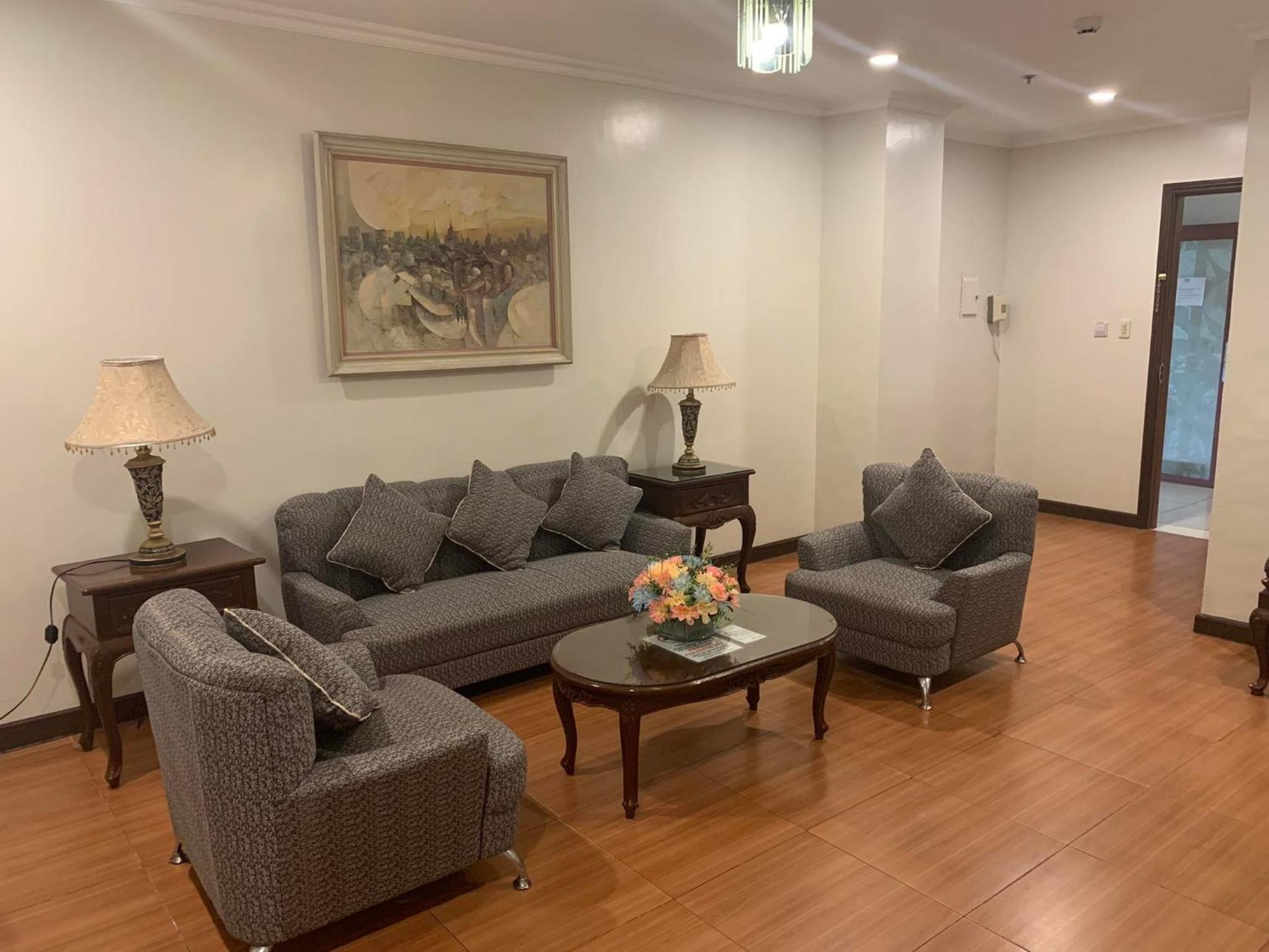 คราวน์รอยัลโฮเต็ล Hotel Balanga ภายนอก รูปภาพ