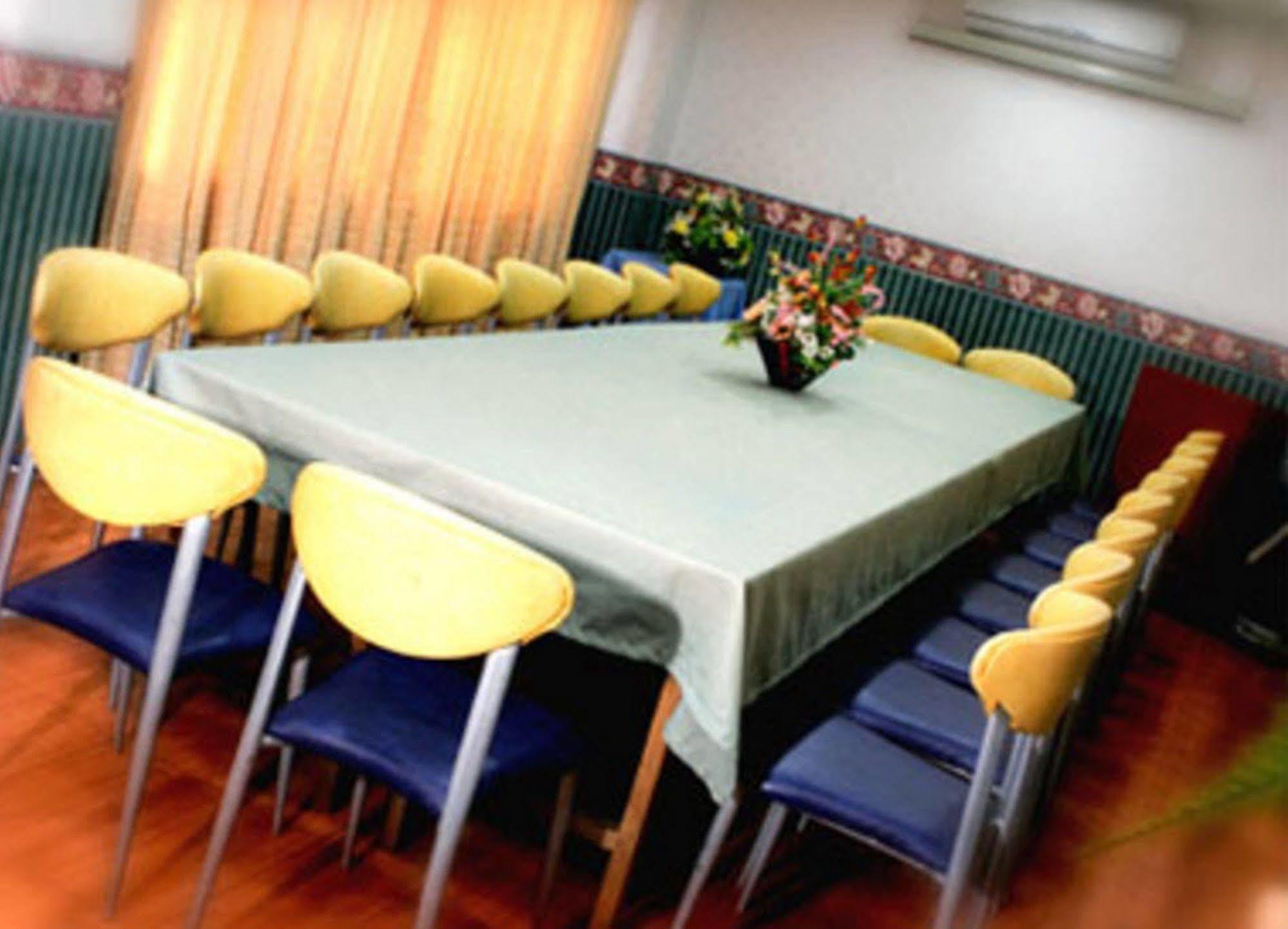 คราวน์รอยัลโฮเต็ล Hotel Balanga ภายนอก รูปภาพ