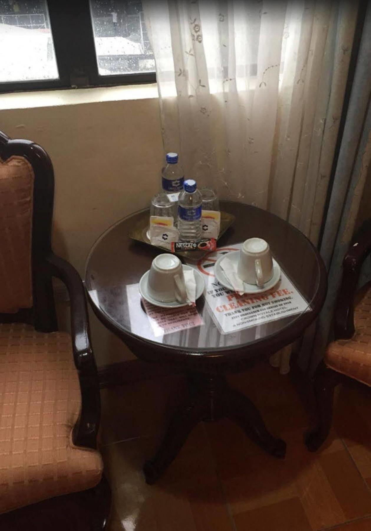 คราวน์รอยัลโฮเต็ล Hotel Balanga ภายนอก รูปภาพ